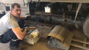 ЗИЛ-БЫЧОК 5301 | Пришло время поменять местами аккумуляторы!