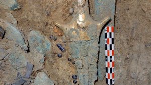 Невероятные СОКРОВИЩА найденные случайно в гробнице бронзового века.