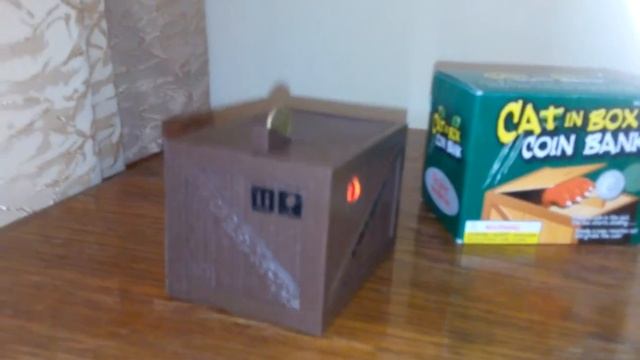 Идея для мини-сюрприза :). Веселая копилка - сувенир. Жадно хватающая монетку кошачья лапка :). смотреть онлайн