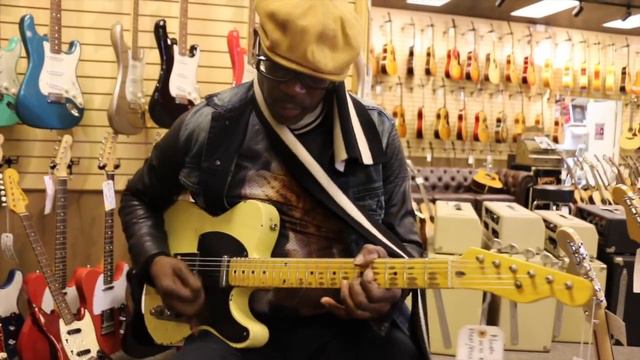 The funkiest guitarist Tony Maiden (Rufus) playing our Nash T-52 here at Norman's Rare Guitars смотреть онлайн