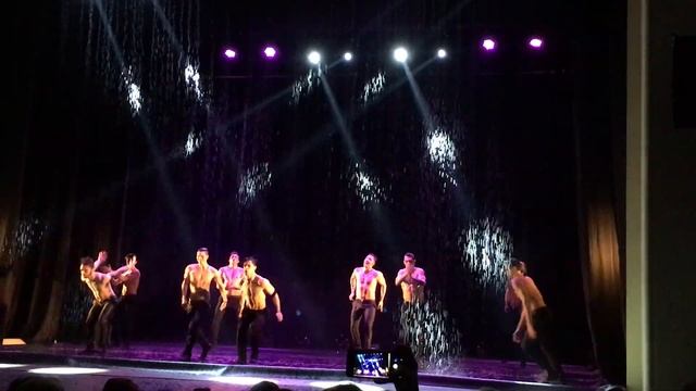 "Шоу под дождем" Санкт-Петербургский театр танца "ИСКУШЕНИЕ" смотреть онлайн