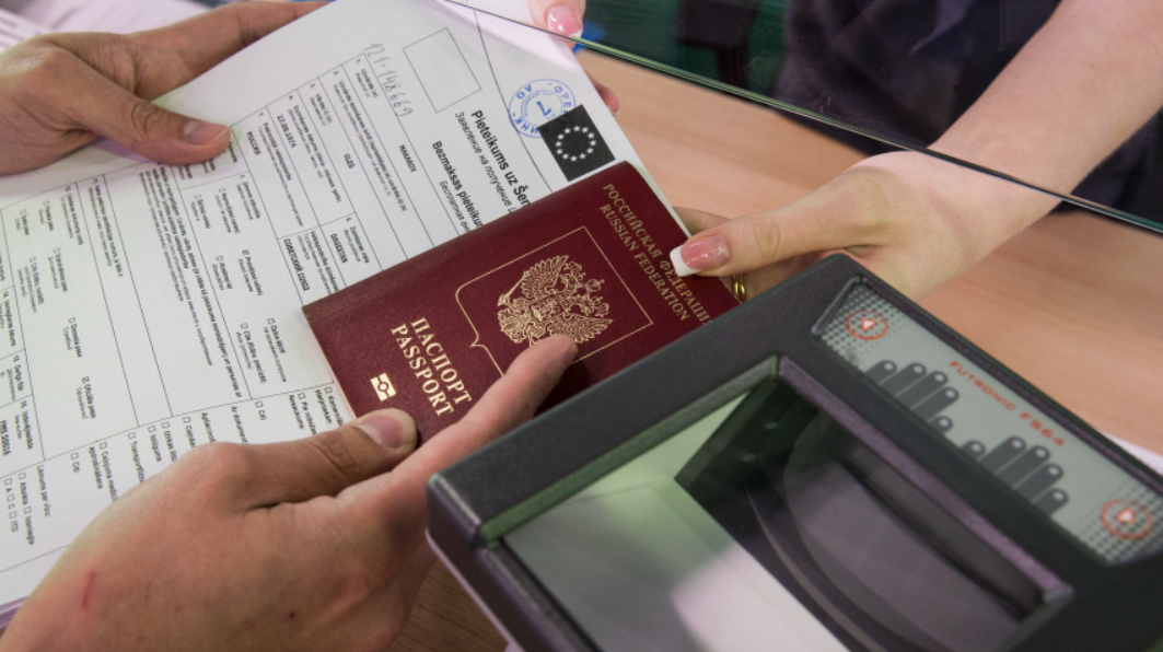 Румыния начнет выдавать шенгенские визы россиянам, но при каких условиях?