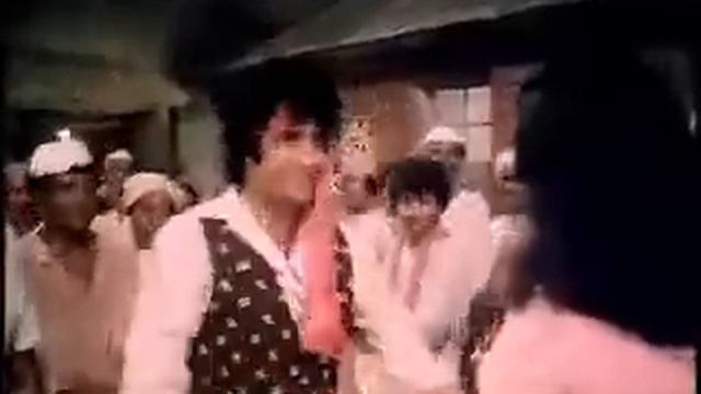 Bhang Ka nasha....Khai Ke Pan Bana Raswala.....by Amitabh Bachchan смотреть онлайн
