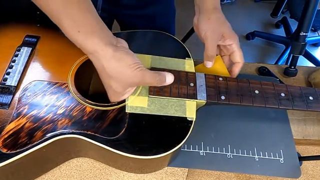Gluing neck onto the body for neck reset on Gibson L-00 - alternative view смотреть онлайн