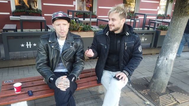 Сколько зарабатывают уличные музыканты? Взгляд изнутри! смотреть онлайн