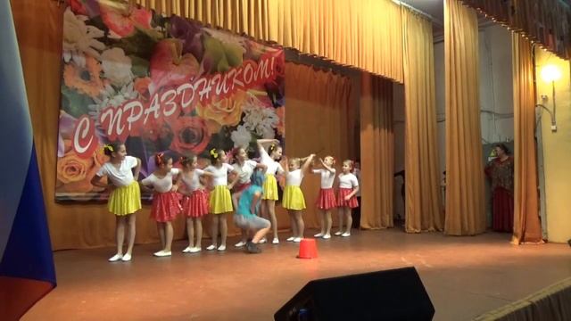 Танец «Вот так улов» - ансамбль «Радуга» смотреть онлайн