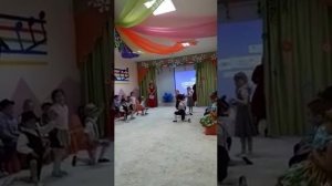 Немецкий танец. Танцует наш Аланчик в детском.саду