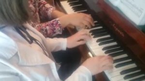 Журавель на фортепиано