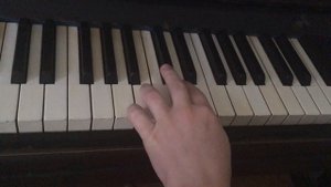 Гамма си-минор на пианино