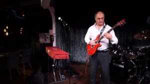 Гитарист Сочи Роман Чежия 89882341327