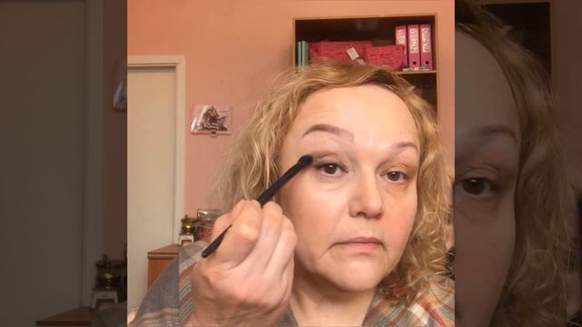 Макияж «Вишня в шоколаде». Два тренда 2019г- вишневые тени и шоколадная помада смотреть онлайн