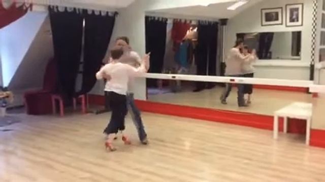 Танго практика в EdissaDNItango с Юрием Турецким.
