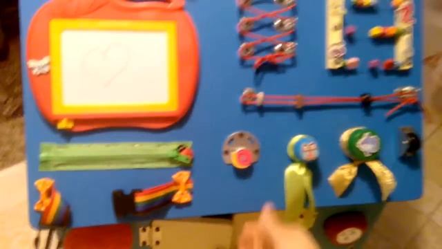 Бизиборд занятный домик смотреть онлайн