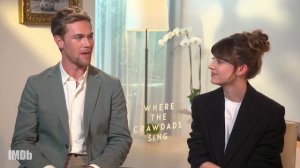 Daisy Edgar-Jones and Taylor John Smith Answer Burning Questions