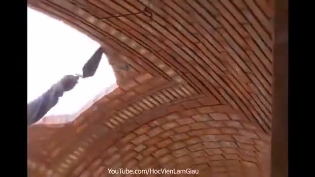 ?НЕОБЫЧНАЯ КЛАДКА КИРПИЧЕЙ?