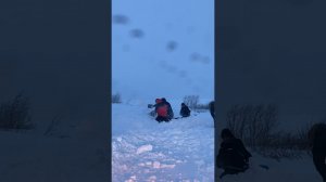Лопатим снег на полярном Урале