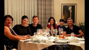 Мама Озджана Дениза против новой девушки сына!