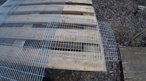 Новая напольная сетка для кроликов с алюмоцинковым покрытием.