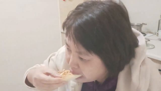 ПИЦЦА ПРОСТО ОГОНЬ// МУКБАНГ смотреть онлайн