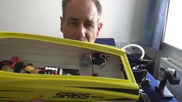 RC Boat Vector SR65 - simple review and first run смотреть онлайн