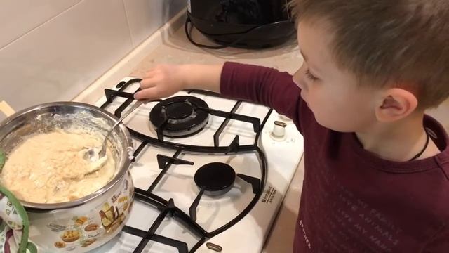 Маленький мыловар варит полезное мыло из обмылков! Супер идея!