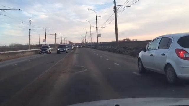 Опасные ямы на Октябрьском мосту в Липецке залатали смотреть онлайн