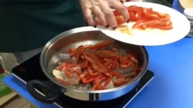 Минтай с овощами на сковороде WOK от iCook