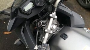 Yamaha XJ6-SA Diverison (2013) - замена передних тормозных колодок