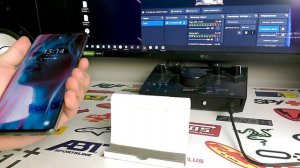 Что делать если звук на телефоне есть но дисплей не включается!