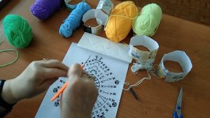 Закладка "Перо жар птицы" крючком. Татьяна Беляева.