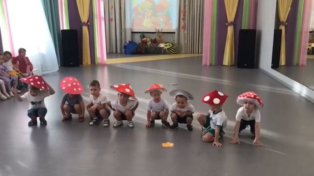 Осенний праздник. 2 мл.гр. № 6 смотреть онлайн