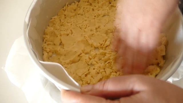 С таким пирогом и торта не нужно! Тертый пирог с заварным кремом и ягодами для домашнего чаепиия!
