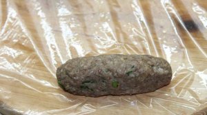 Мини сосиски из мясного фарша с базиликом