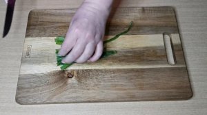 Вкусный, простой и полезный салат из зеленой редьки.