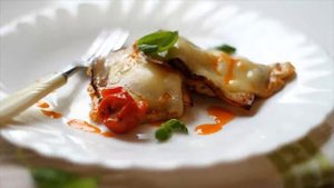 Свиные отбивные с баклажанами и сыром