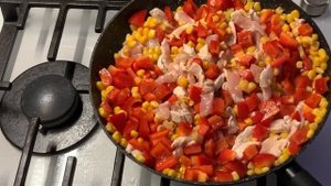 Салат с кукурузой и индейкой_курицей