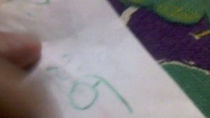 Как стереть надпись с бумаги!!!?