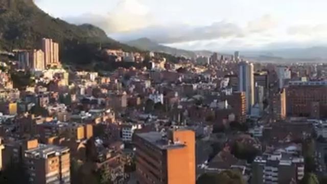 Juan Luis Guerra "Colombia". смотреть онлайн