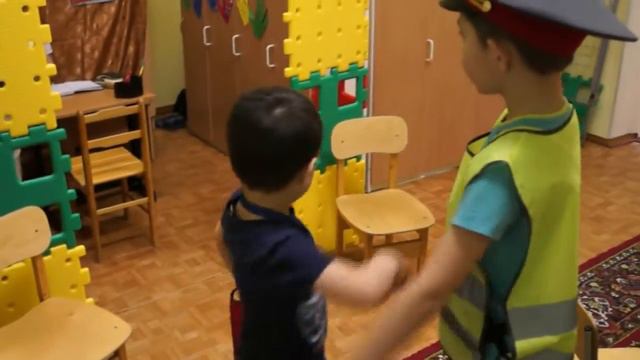 Игра Полицейский участок во время Клубного часа