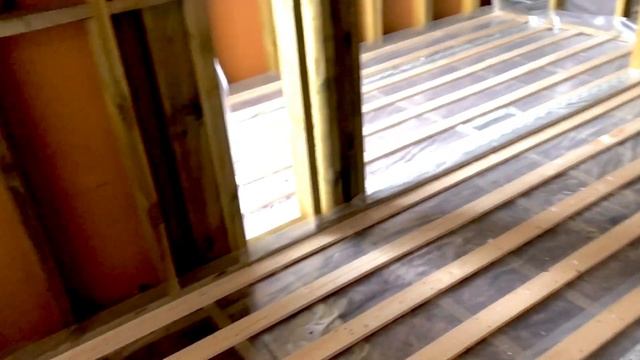 Монтаж белтермо , композитная металлочемепица , черновые полы в каркасном доме !! смотреть онлайн