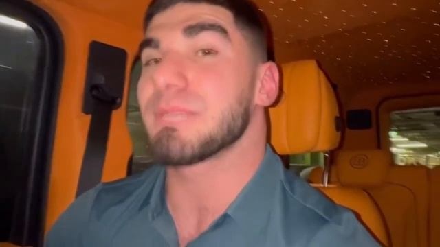 Тамаев купил и показал новую машину!? БУГАТТИ Асхаба Тамаева за 3.5 млн$ смотреть онлайн