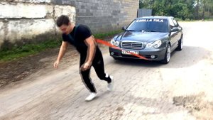 Парень тащит машину! 1,5 тонны! ШОК!