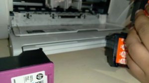 HP DeskJet 2300 Series | How to Refill New Ink Cartridges |  It's Working