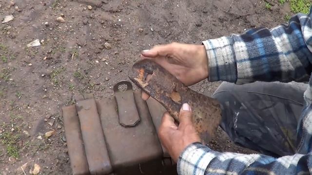 Сундук для перевозки золотого песка, старинный, кованый В нем в старину перевозили золото. 16+ смотреть онлайн
