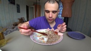 МУКБАНГ АСМР ГРЕЧКА / ЯИЧНИЦА / КОЛБАСА/ ЖАРЕНЫЕ ХВОСТИКИ ОТ ХИНКАЛИ/ СОУС /EATING ASMR Mukbang #619