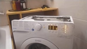 BWSA 61051 индезит вся моргает