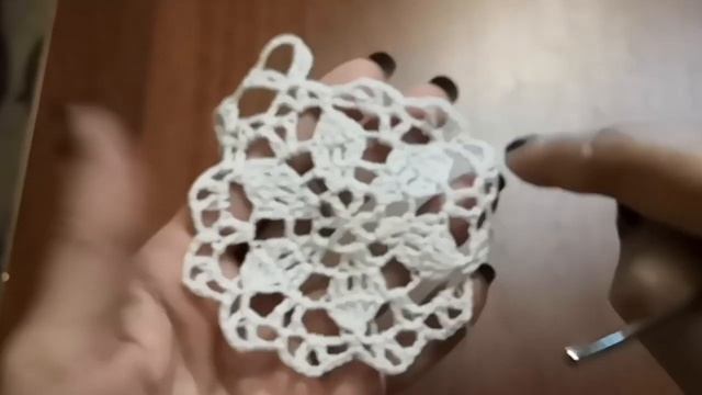 Салфетка ажурная.  Вязаная салфетка для начинающих.  1 Часть  A napkin tracery.