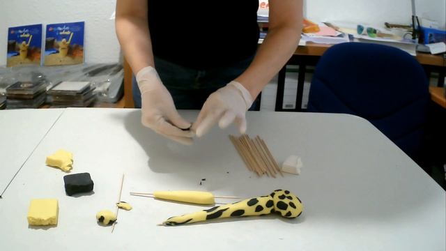 Cómo hacer una jirafa con plastilina o pasta de modelar. смотреть онлайн