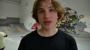 ?Крытый скейт парк в Москве Б. Семеновская 42 стр1 ?тут учат трюкам на самокате ? #крытыйскейтпарк