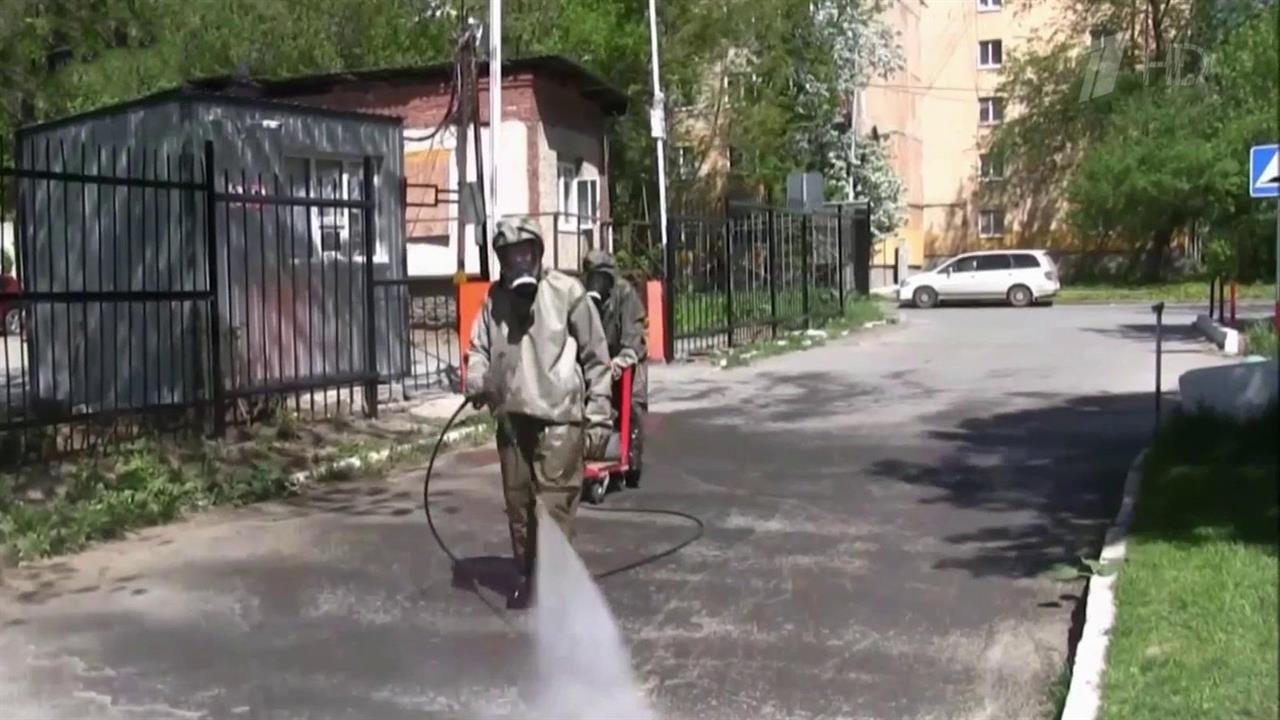 Сотрудники МЧС продезинфицировали две с половиной тысячи медицинских и образовательных учреждений